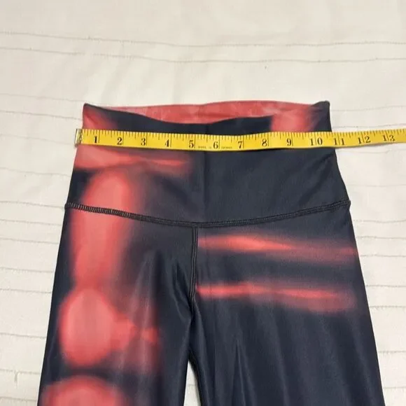 Peloton WITH Black and Pink Capri Leggings Athletic Stretch - Picture 2 of 5